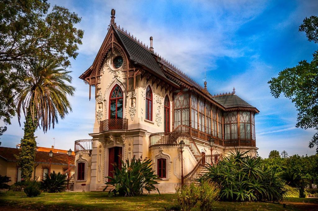 ゴレガン Galagana Charm House Bed & Breakfast エクステリア 写真