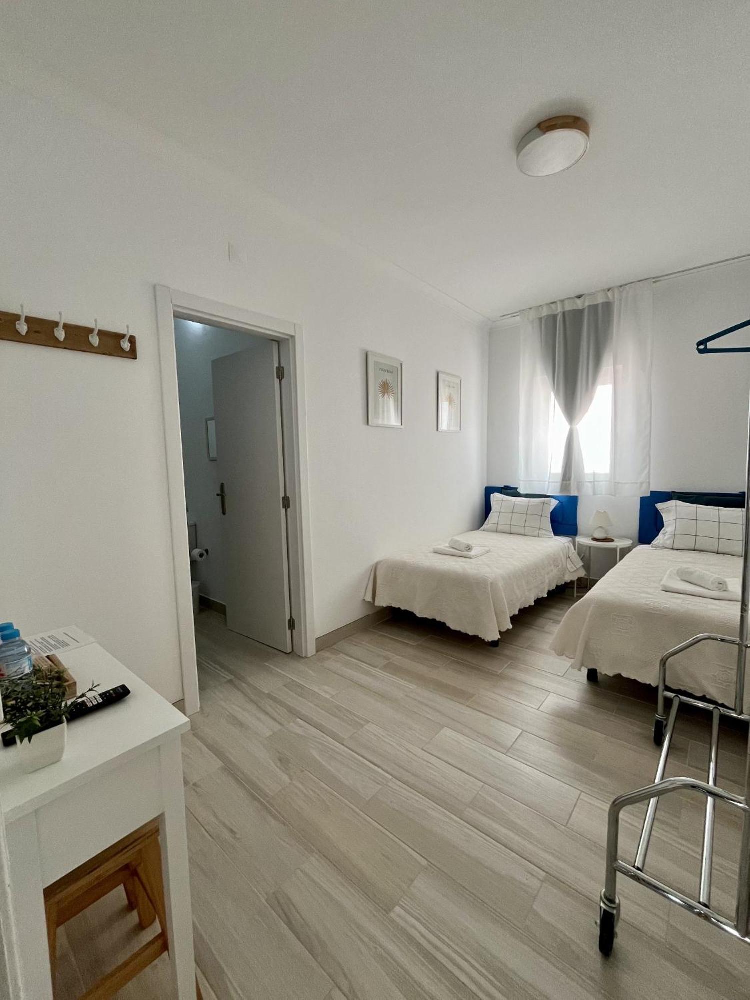 ゴレガン Galagana Charm House Bed & Breakfast エクステリア 写真